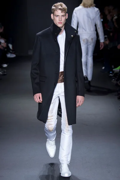 Look 4